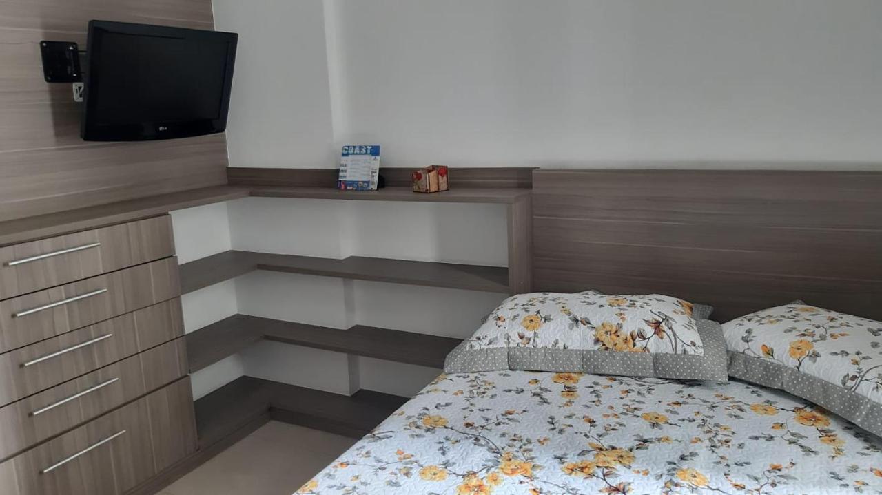 Apartamento Flat em Pitangueiras - sacada gourmet, 3 dorms, limpeza diária e serv de praia Guarujá Exterior foto